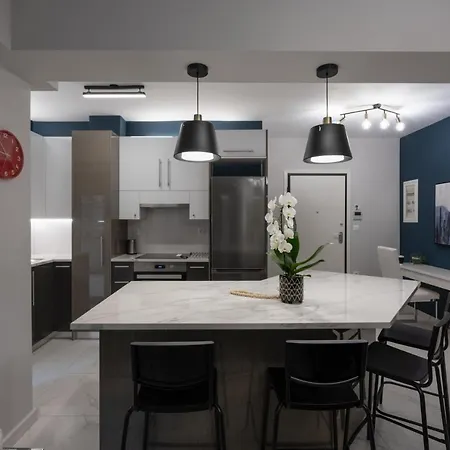 Center New Semi Basement Apartment Athens