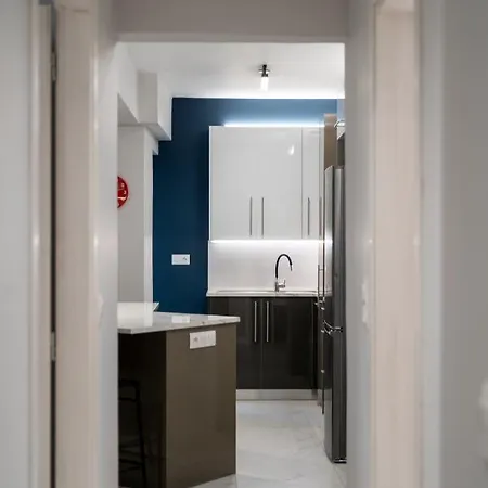 Center New Semi Basement * Athens