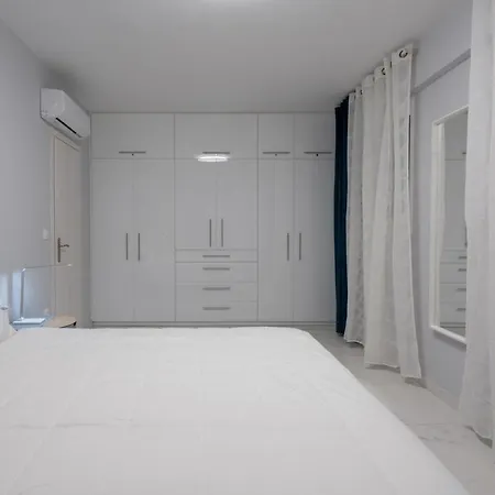 Center New Semi Basement * Athens