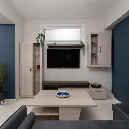 Apartment Center New Semi Basement *